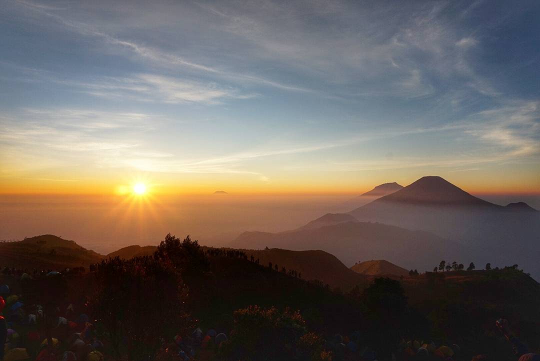 pendakian sunrise gunung prau dieng by aisalreza_